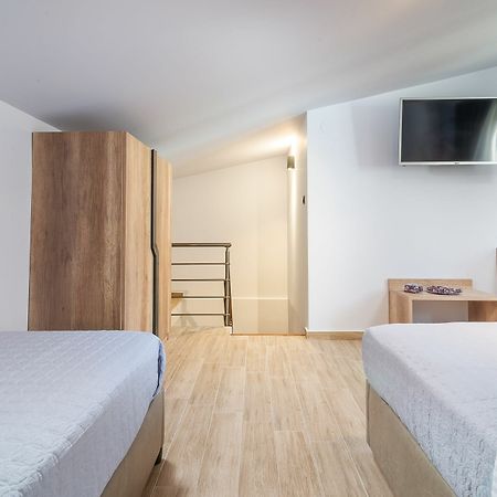 Oasis Hotel Sarti Ngoại thất bức ảnh